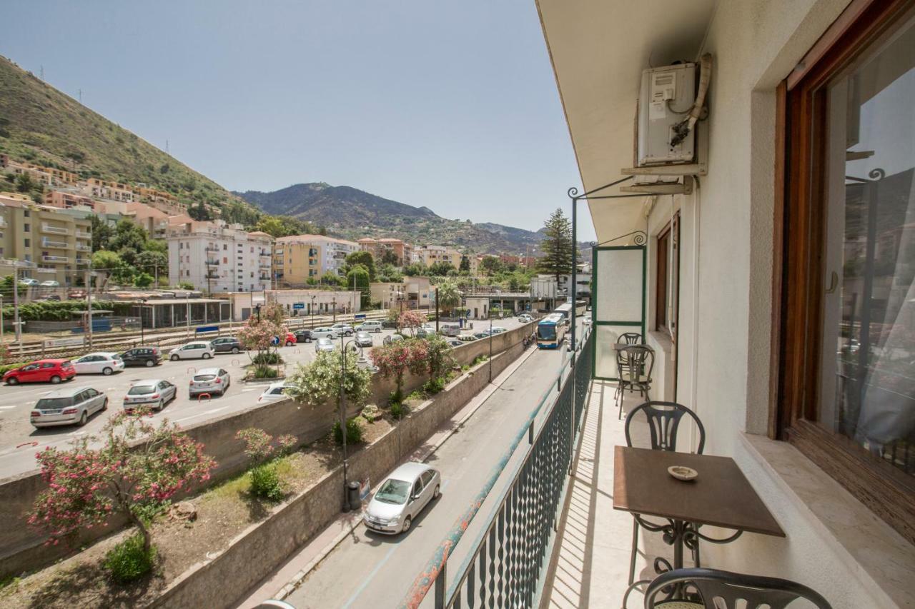 Mia Guesthouse Чефалу Экстерьер фото